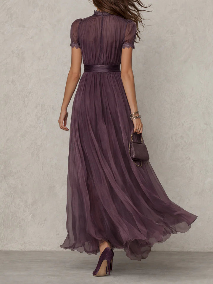 Flavia | Elegancka Fioletowa Sukienka Maxi z Chiffonu z Wycięciem